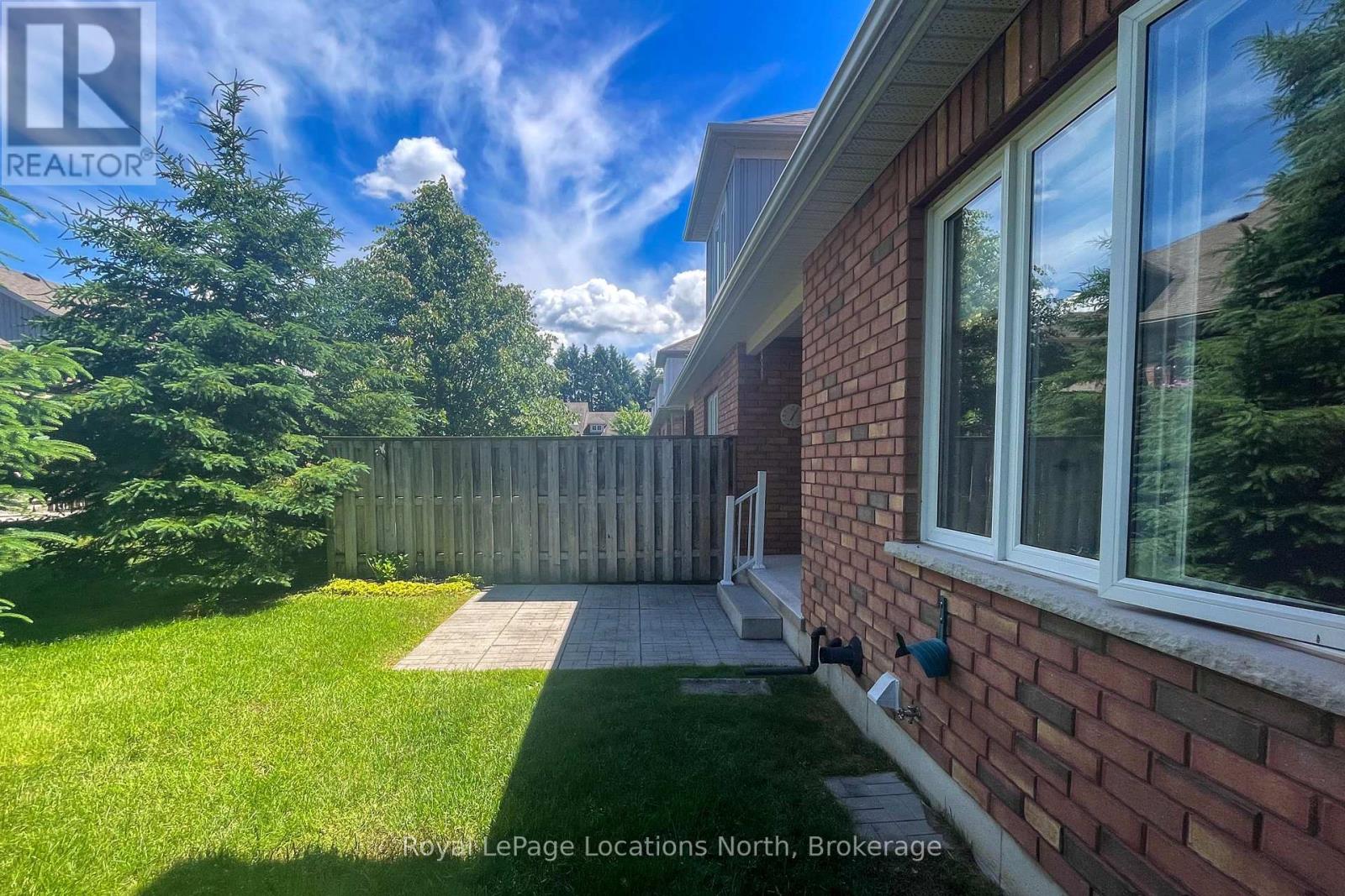 #18 111 EMPIRE LANE - 8