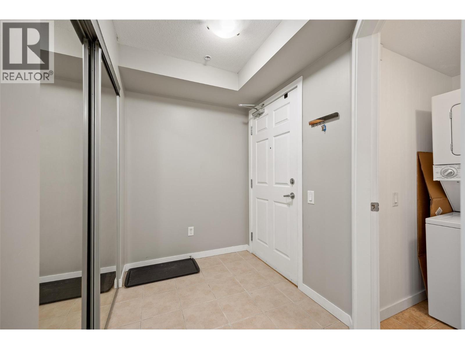 306 686 Lequime Road, Kelowna