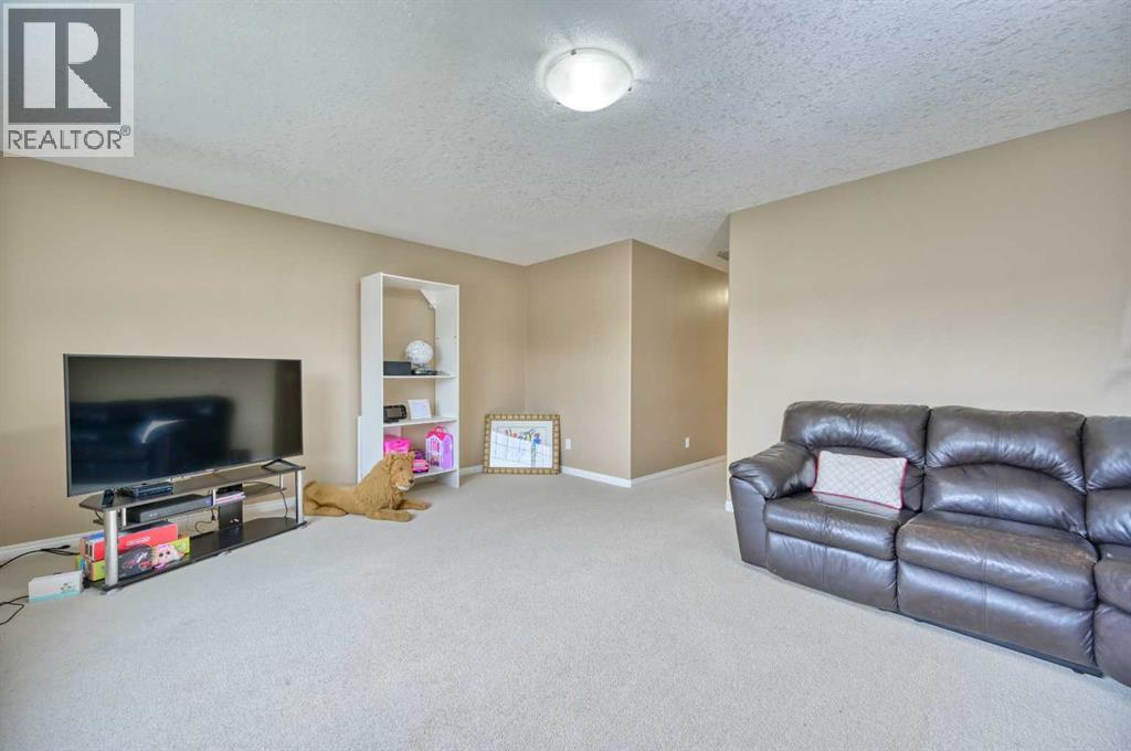 141 Royal Ridge Mount NW — photo 33