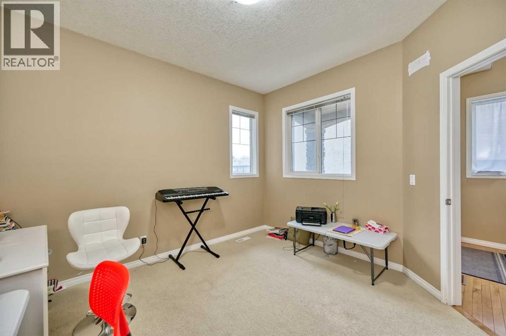 141 Royal Ridge Mount NW — photo 6