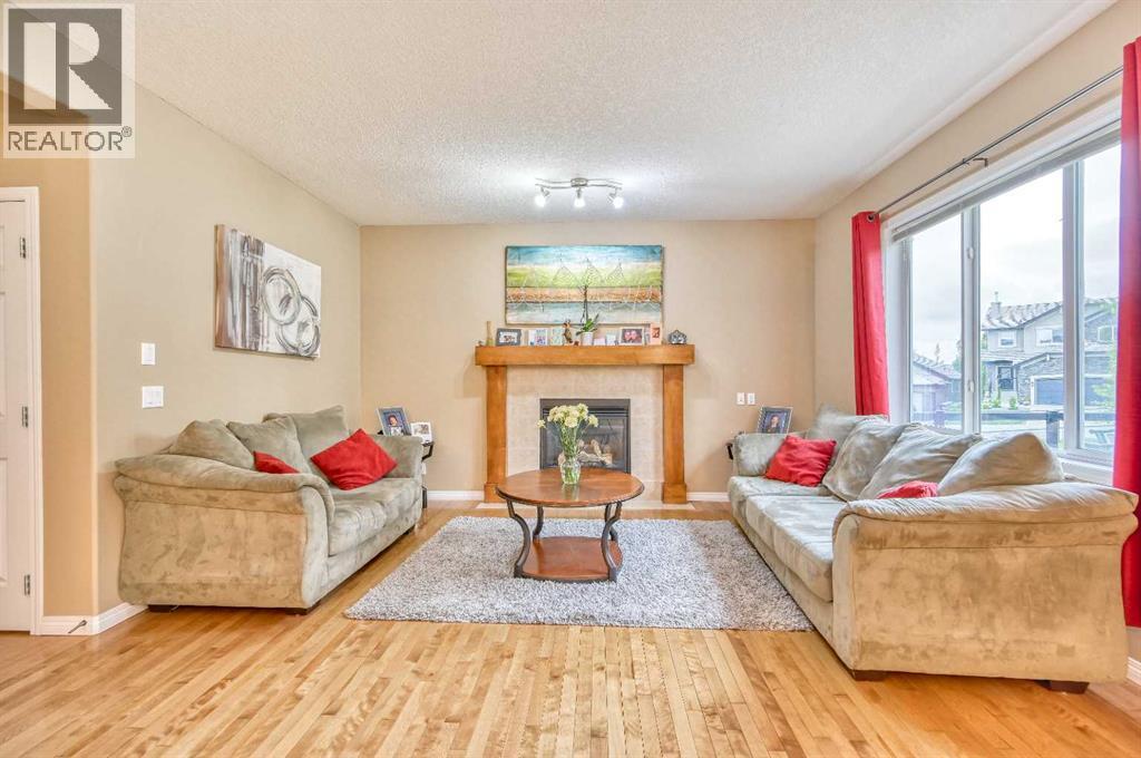 141 Royal Ridge Mount NW — photo 9