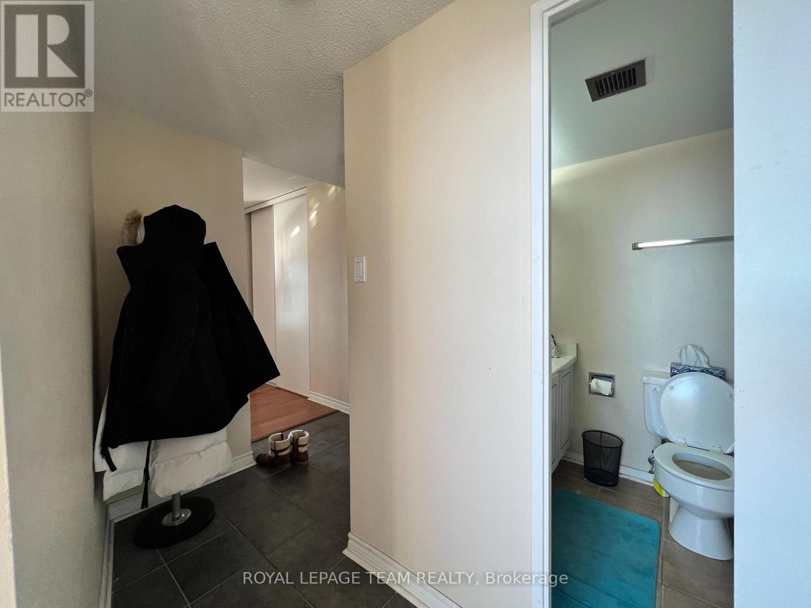 2 Bed, 2 Bath House for Rent in Ottawa – 2007 – 530 LAURIER AVENUE, Ottawa – MLS# X13458172 - Image 11