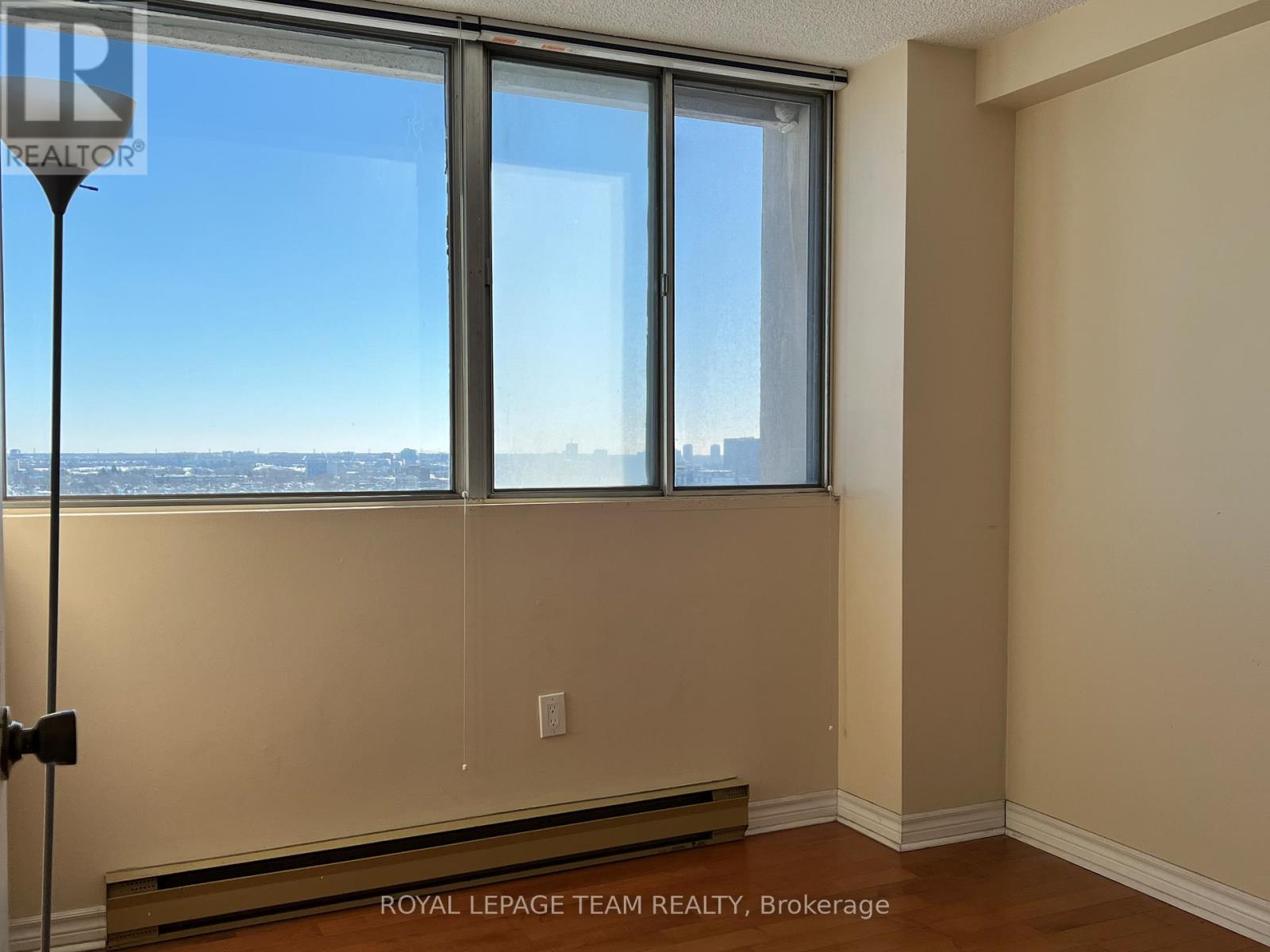 2 Bed, 2 Bath House for Rent in Ottawa – 2007 – 530 LAURIER AVENUE, Ottawa – MLS# X13458172 - Image 14