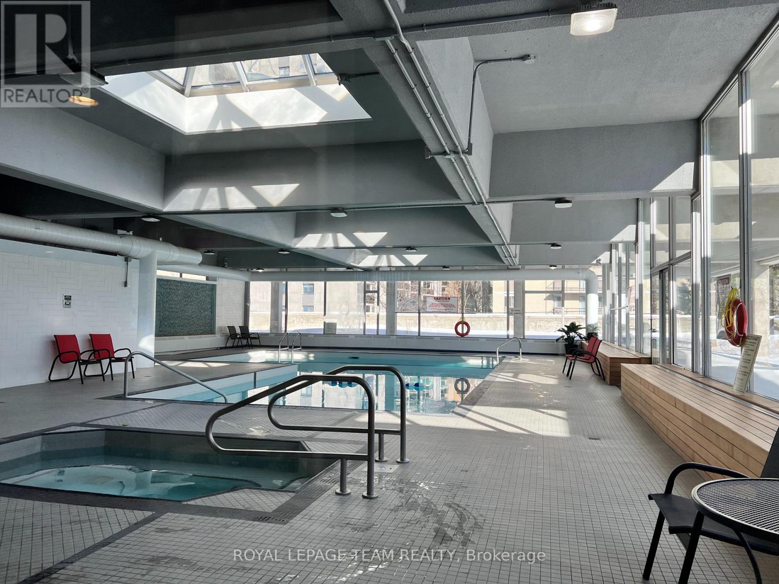 2 Bed, 2 Bath House for Rent in Ottawa – 2007 – 530 LAURIER AVENUE, Ottawa – MLS# X13458172 - Image 22