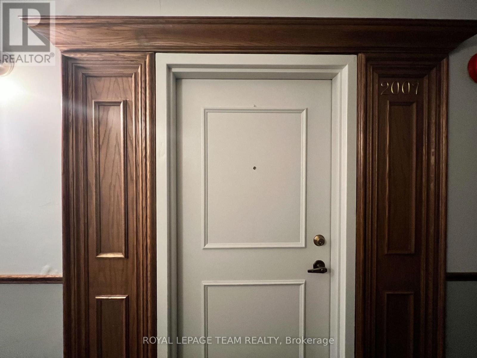 2 Bed, 2 Bath House for Rent in Ottawa – 2007 – 530 LAURIER AVENUE, Ottawa – MLS# X13458172 - Image 6
