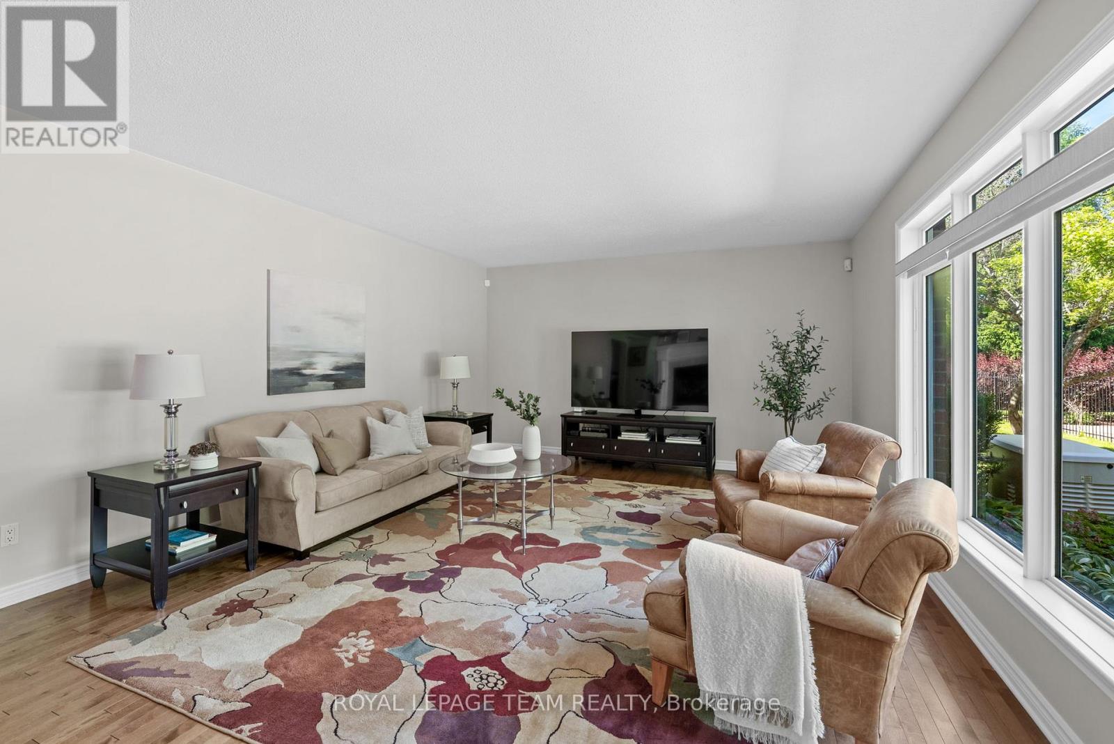 5 Bed, 4 Bath House for Sale in Ottawa – 50 MARCHVALE DRIVE, Ottawa – MLS# X13458264 - Image 7