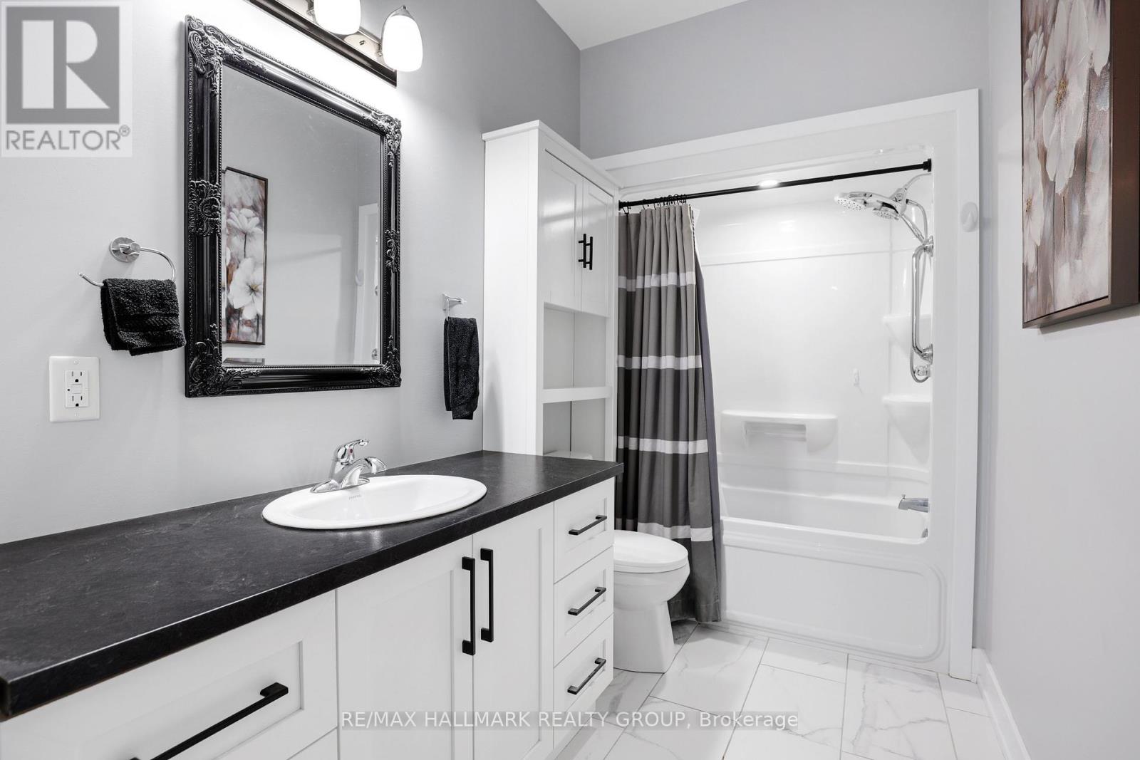 427 DENIS STREET - 16