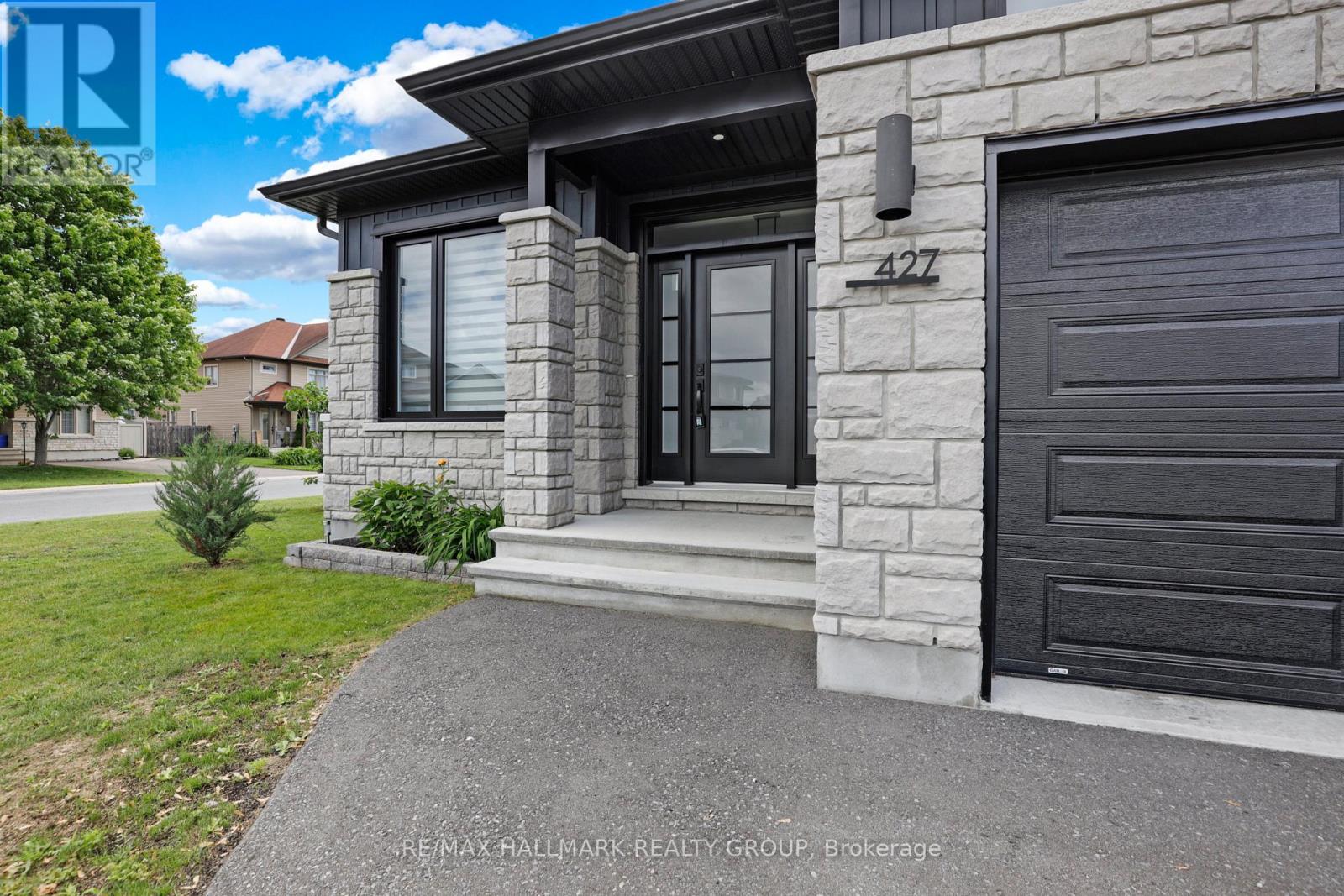 427 DENIS STREET - 2