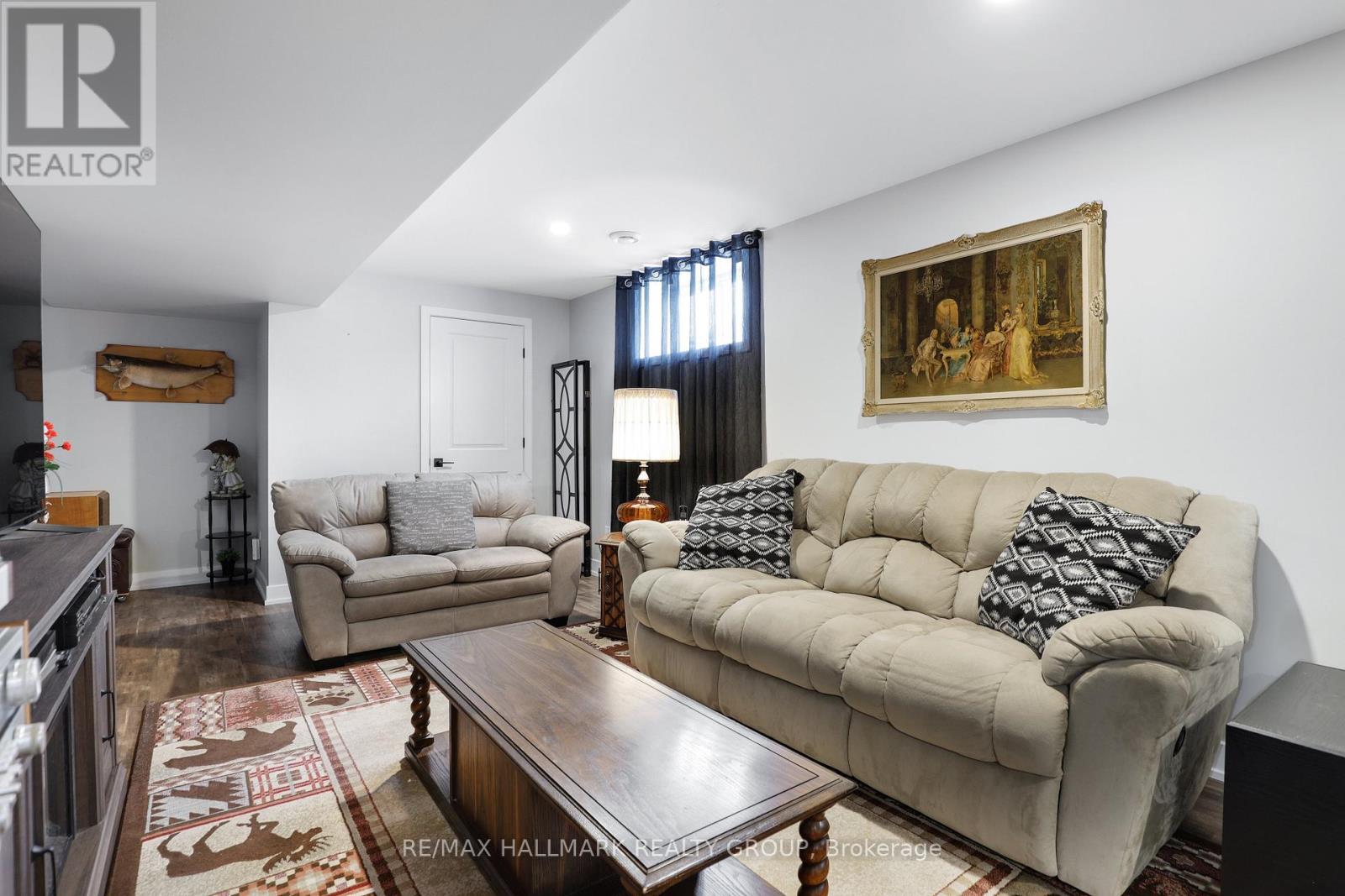 427 DENIS STREET - 20