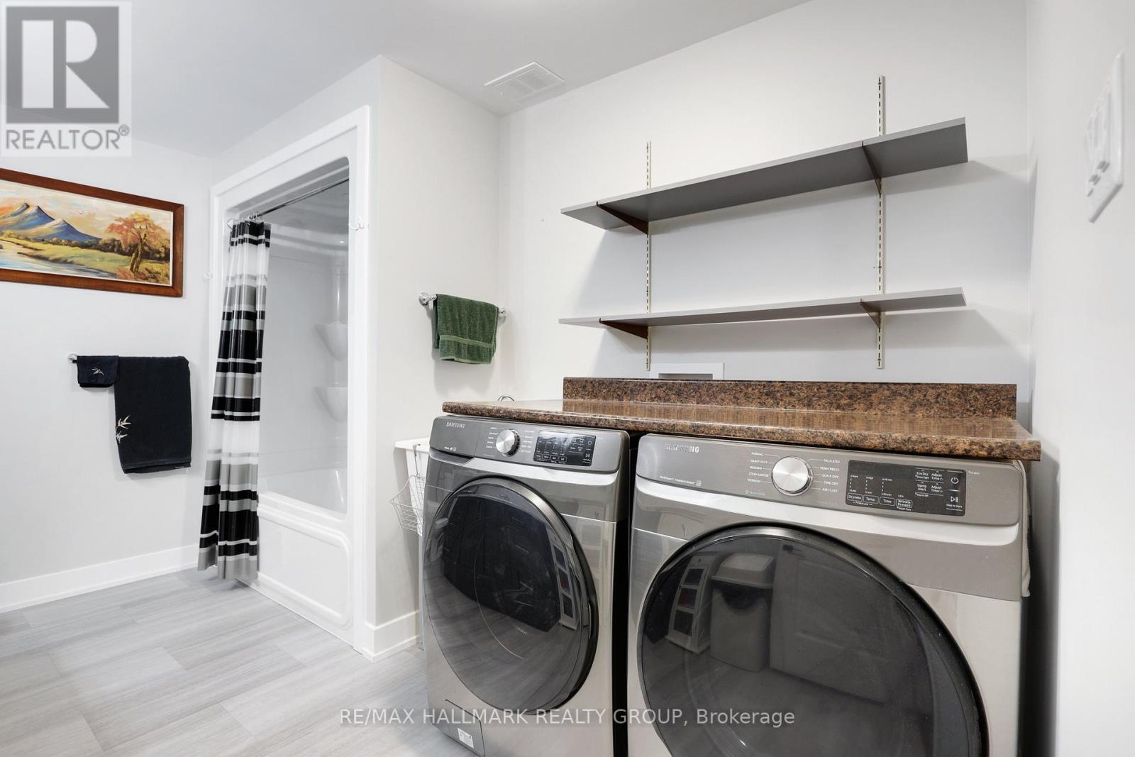 427 DENIS STREET - 23