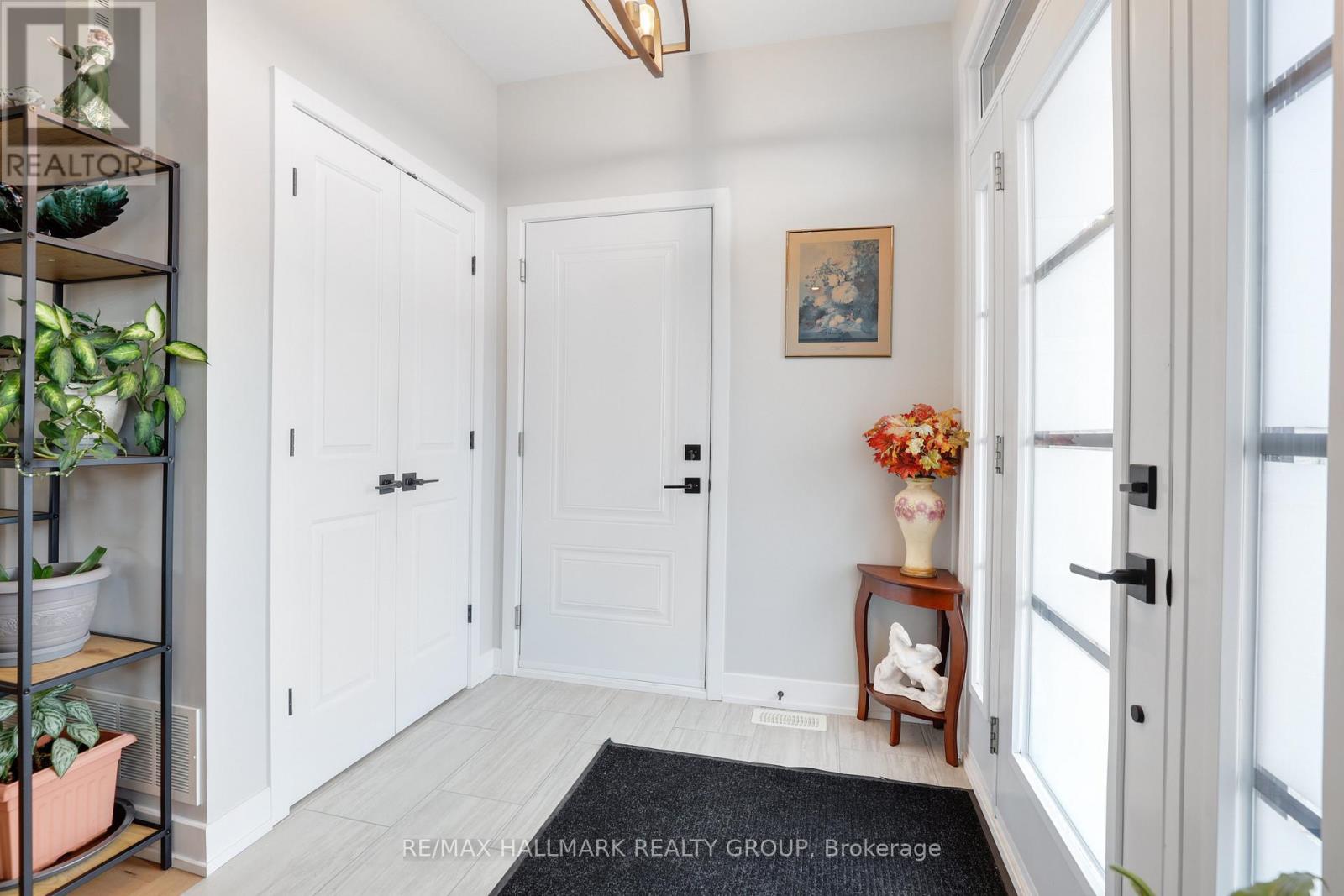 427 DENIS STREET - 3
