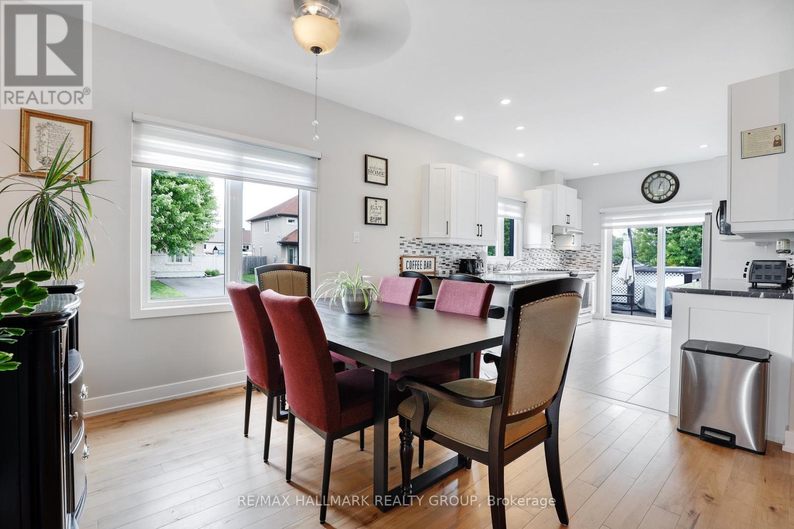 427 DENIS STREET - 7