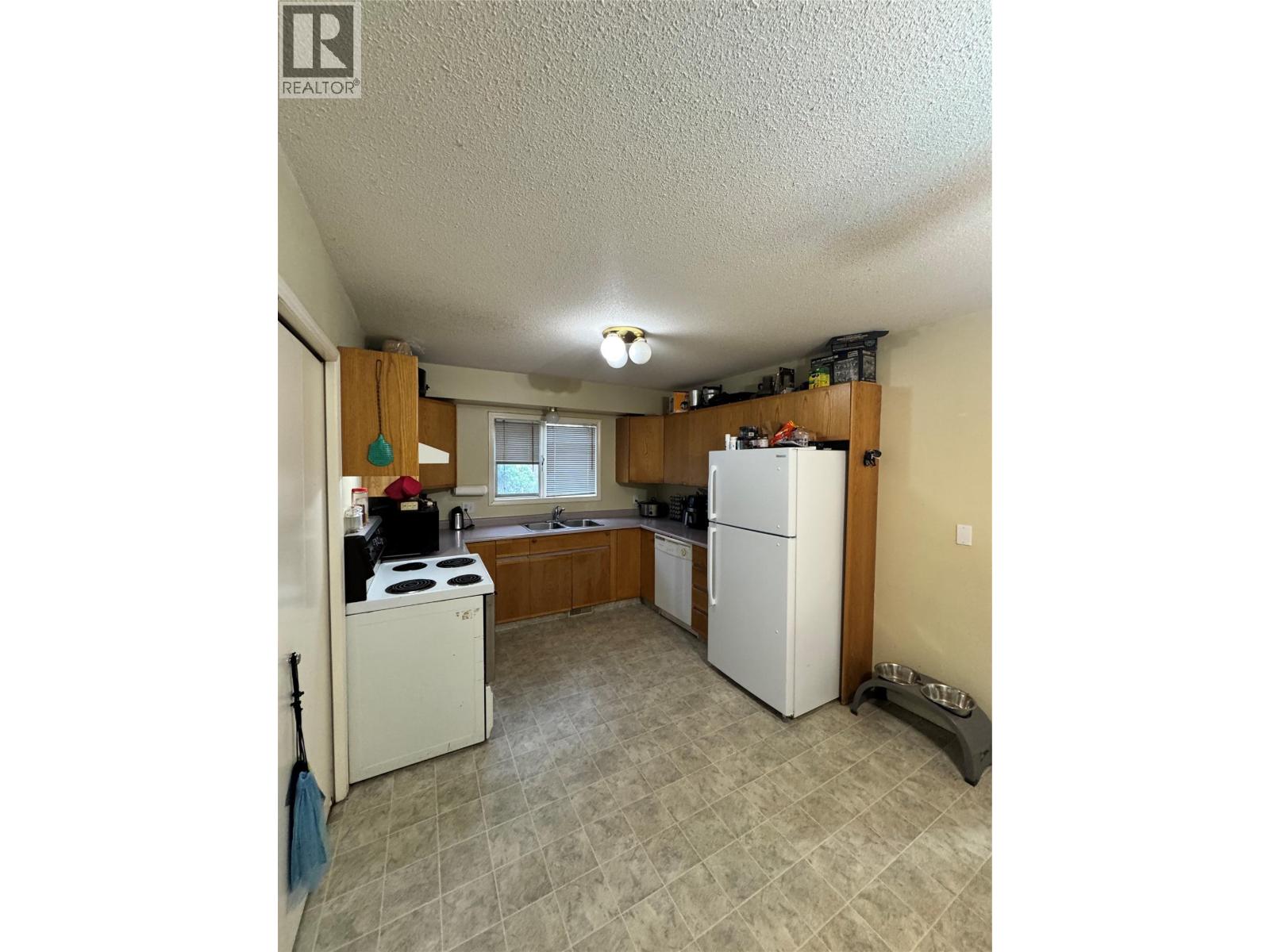 1033 / 1035 Laurier Avenue - 12
