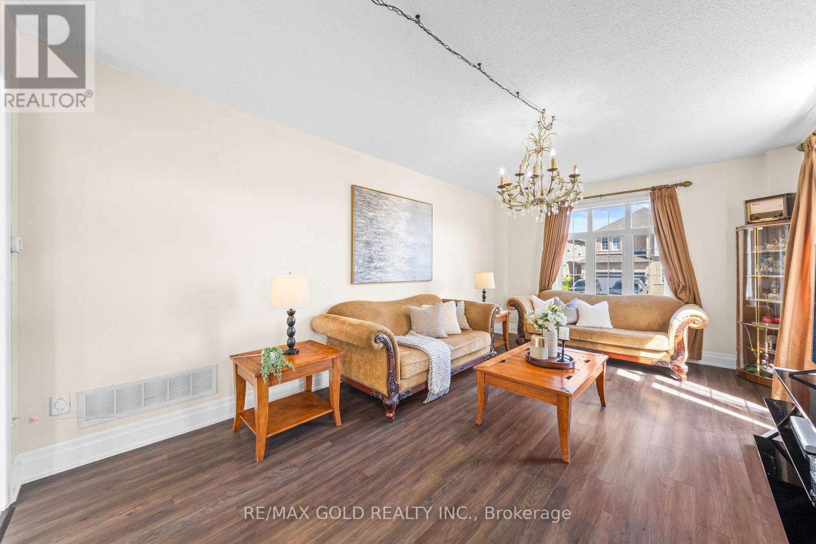 261 MOUNTAINASH ROAD - 12