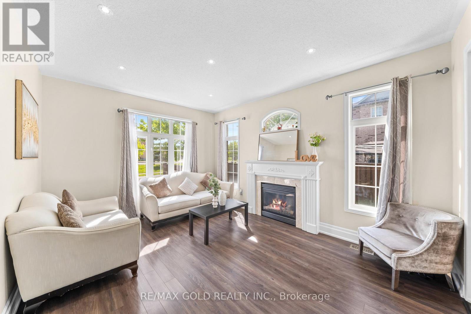 261 MOUNTAINASH ROAD - 16