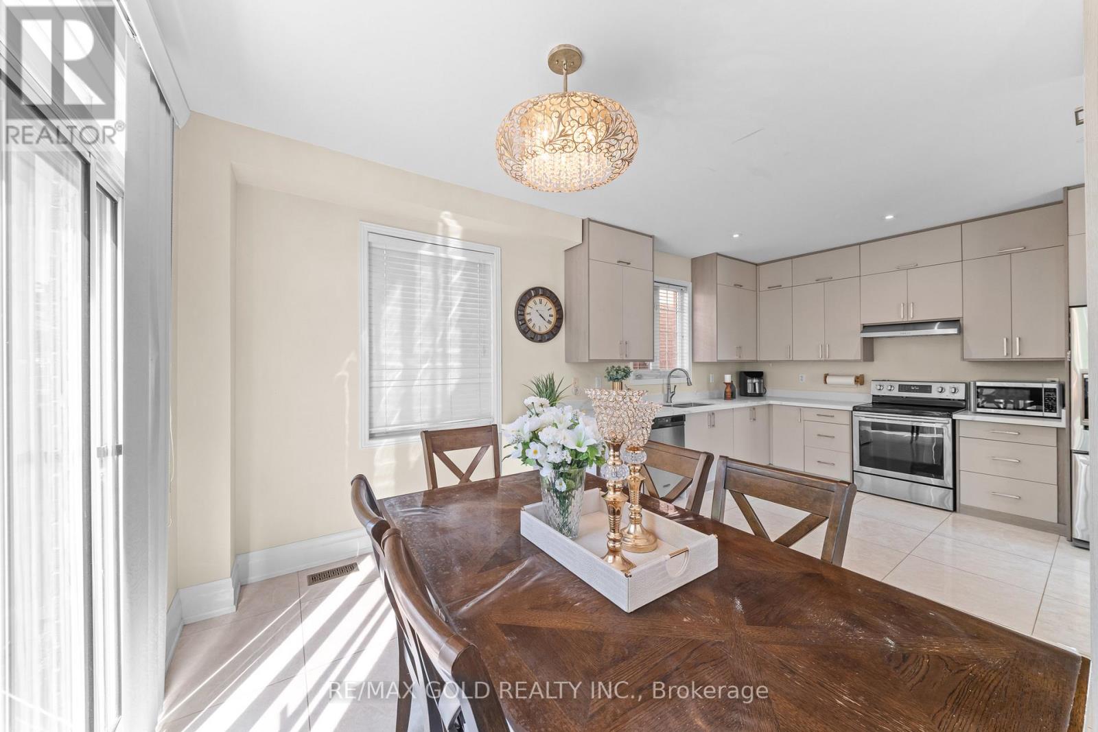 261 MOUNTAINASH ROAD - 19