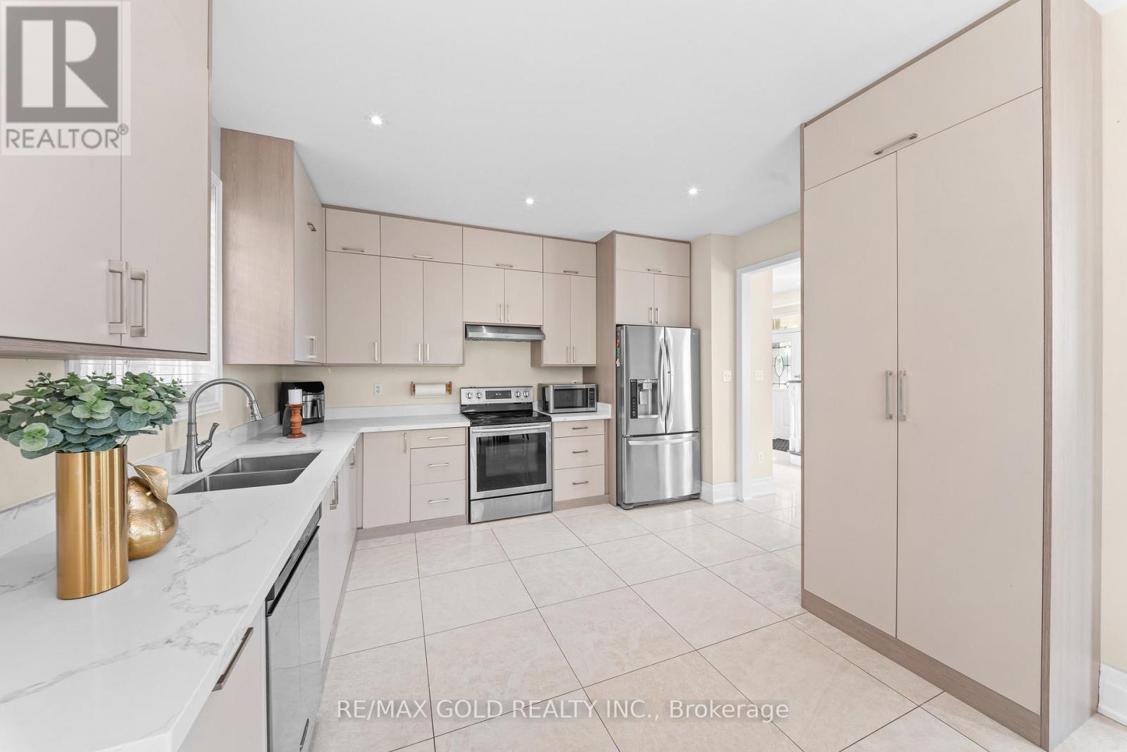 261 MOUNTAINASH ROAD - 22