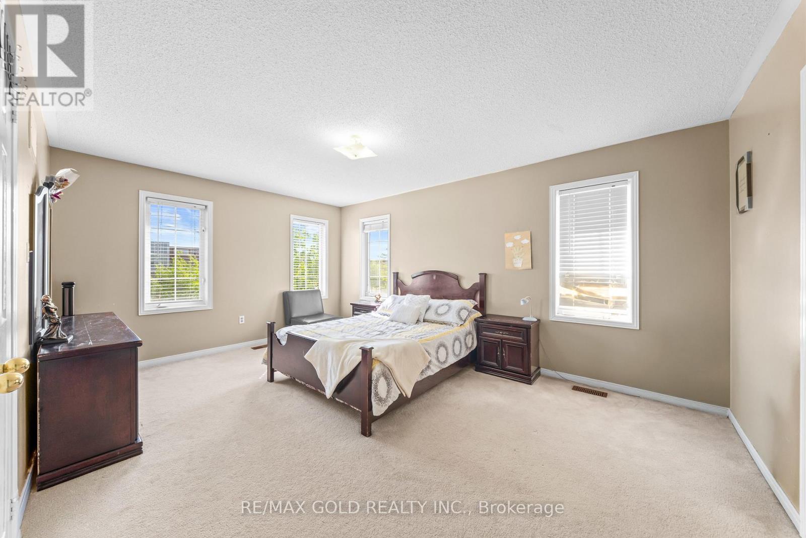 261 MOUNTAINASH ROAD - 27