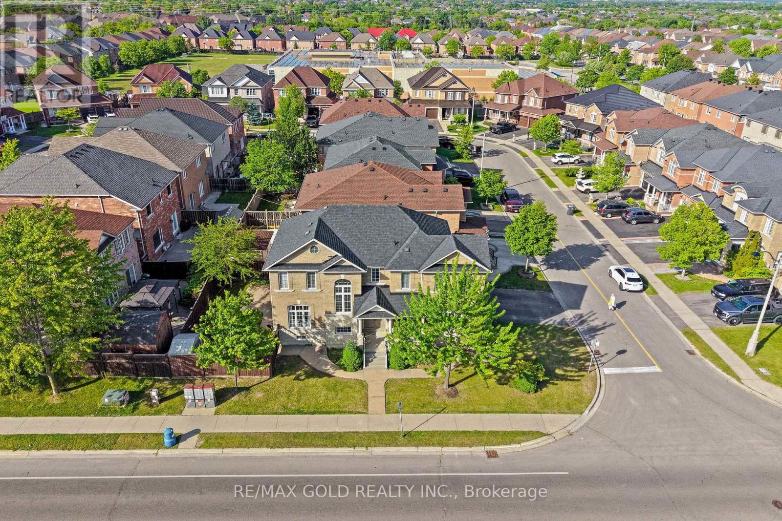 261 MOUNTAINASH ROAD - 40