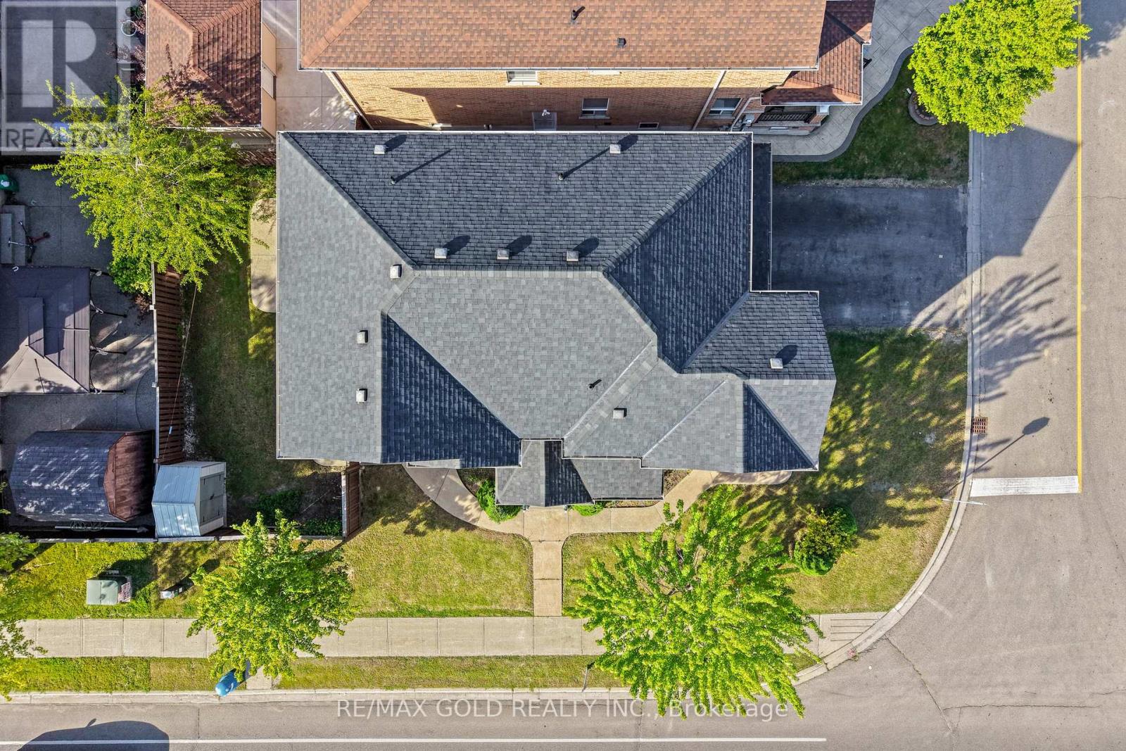261 MOUNTAINASH ROAD - 47