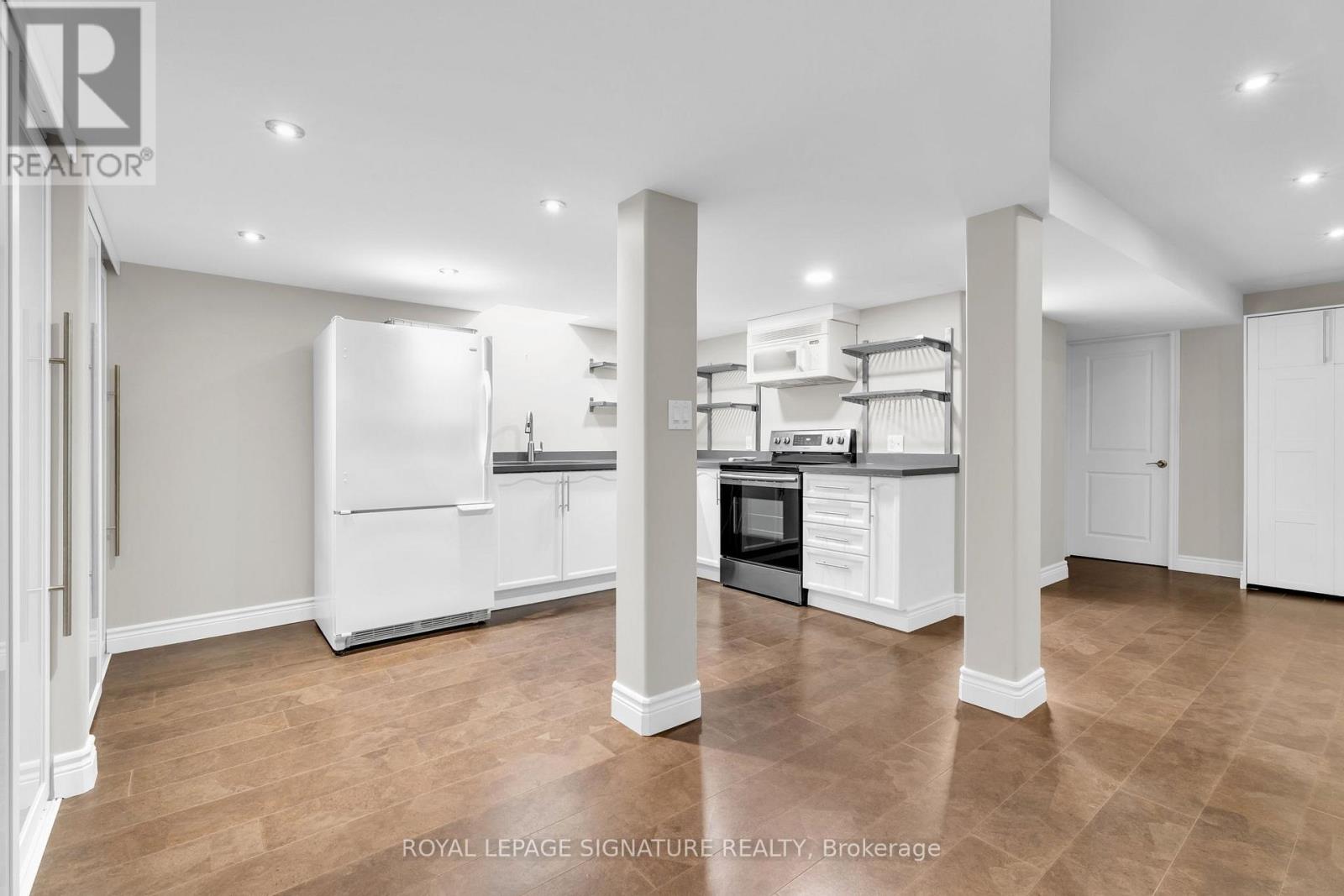 21 BUSHBERRY ROAD - 23