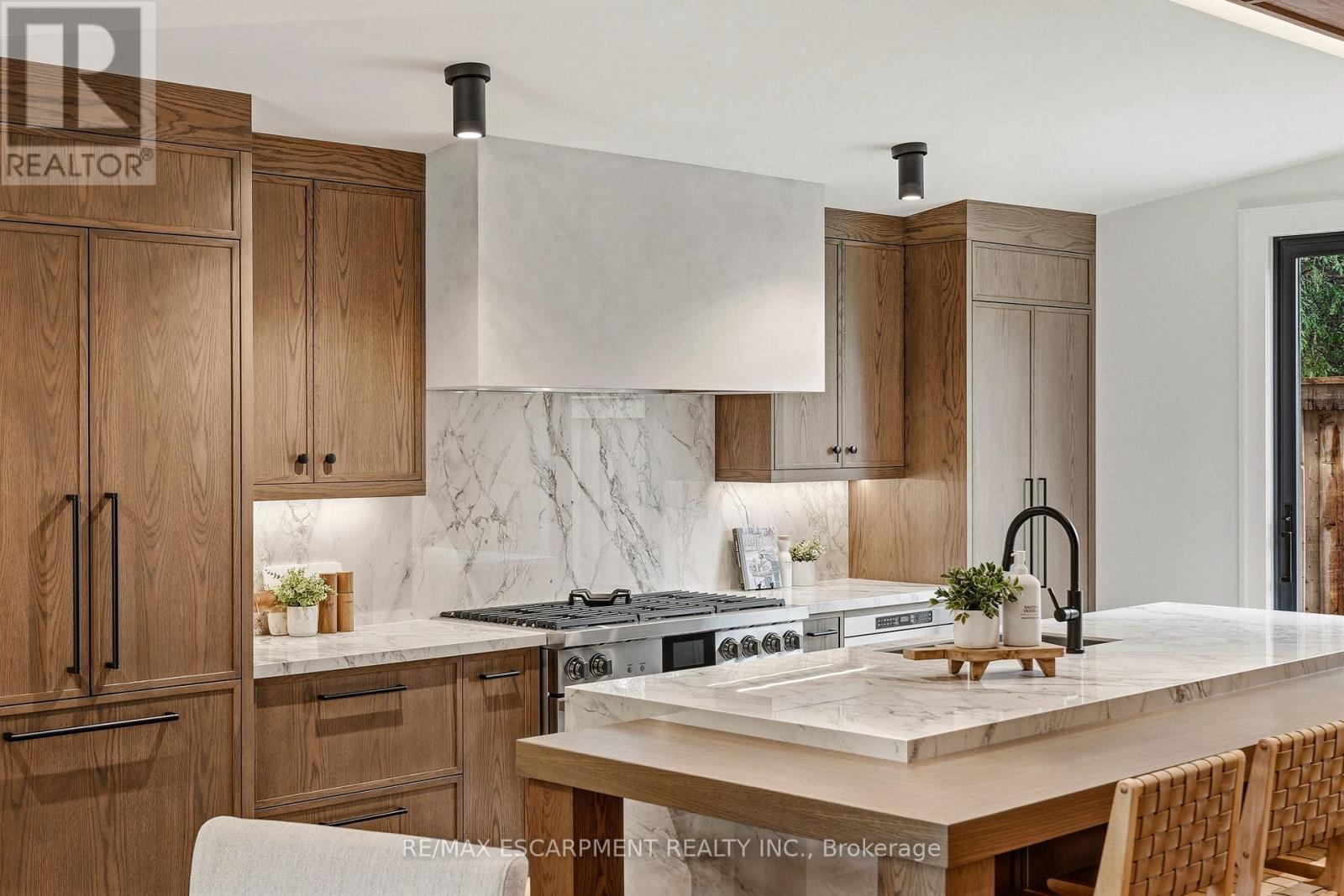 727 KING ROAD - 10