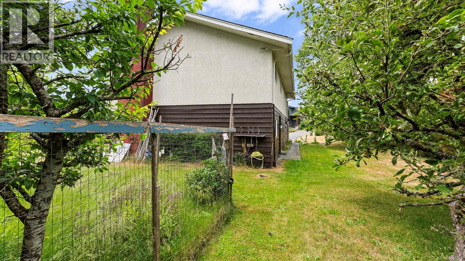 152 Carthew St - 38