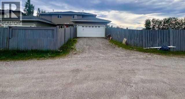 GARAGE & DRIVEWAY