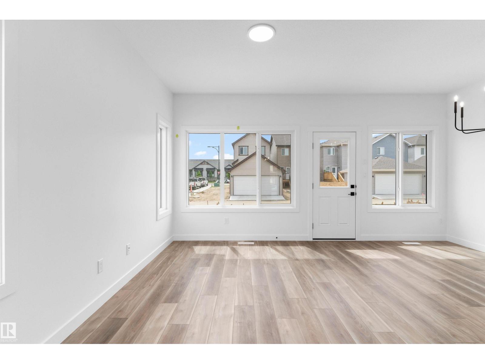 20615 43 AV NW — photo 8