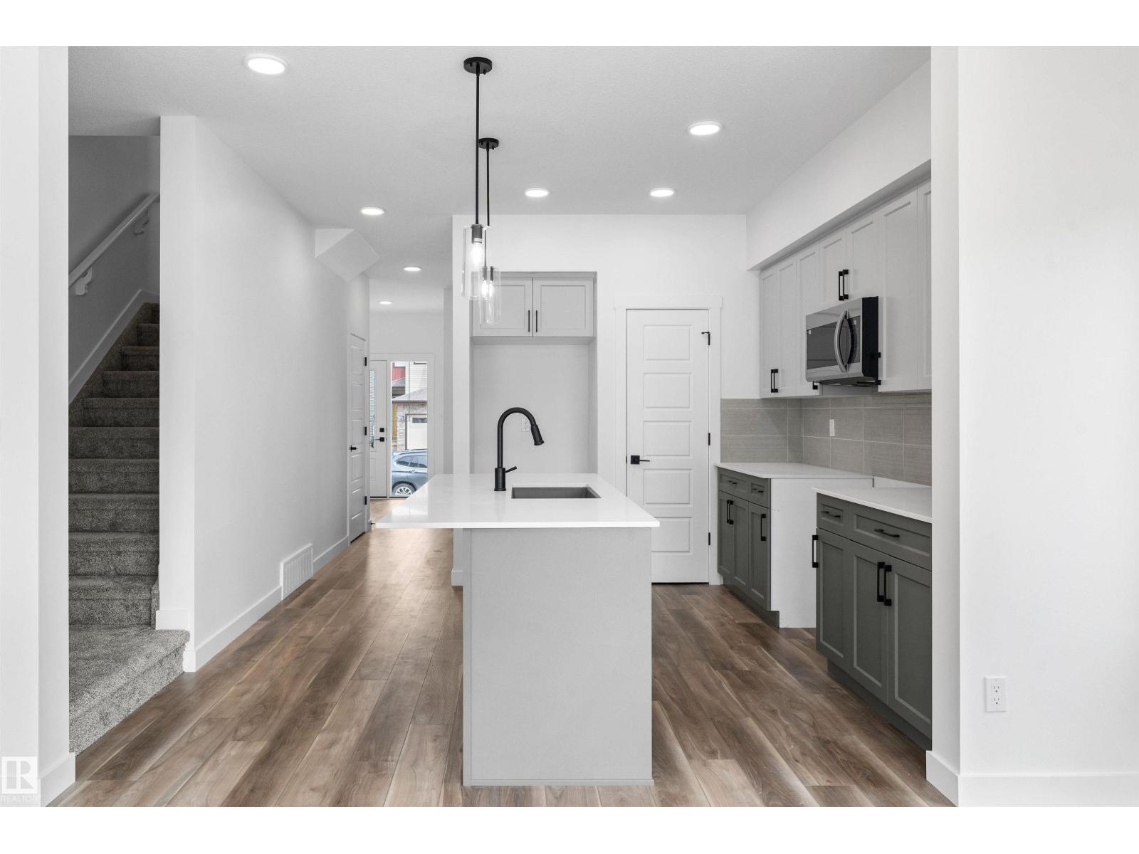 20615 43 AV NW - 11