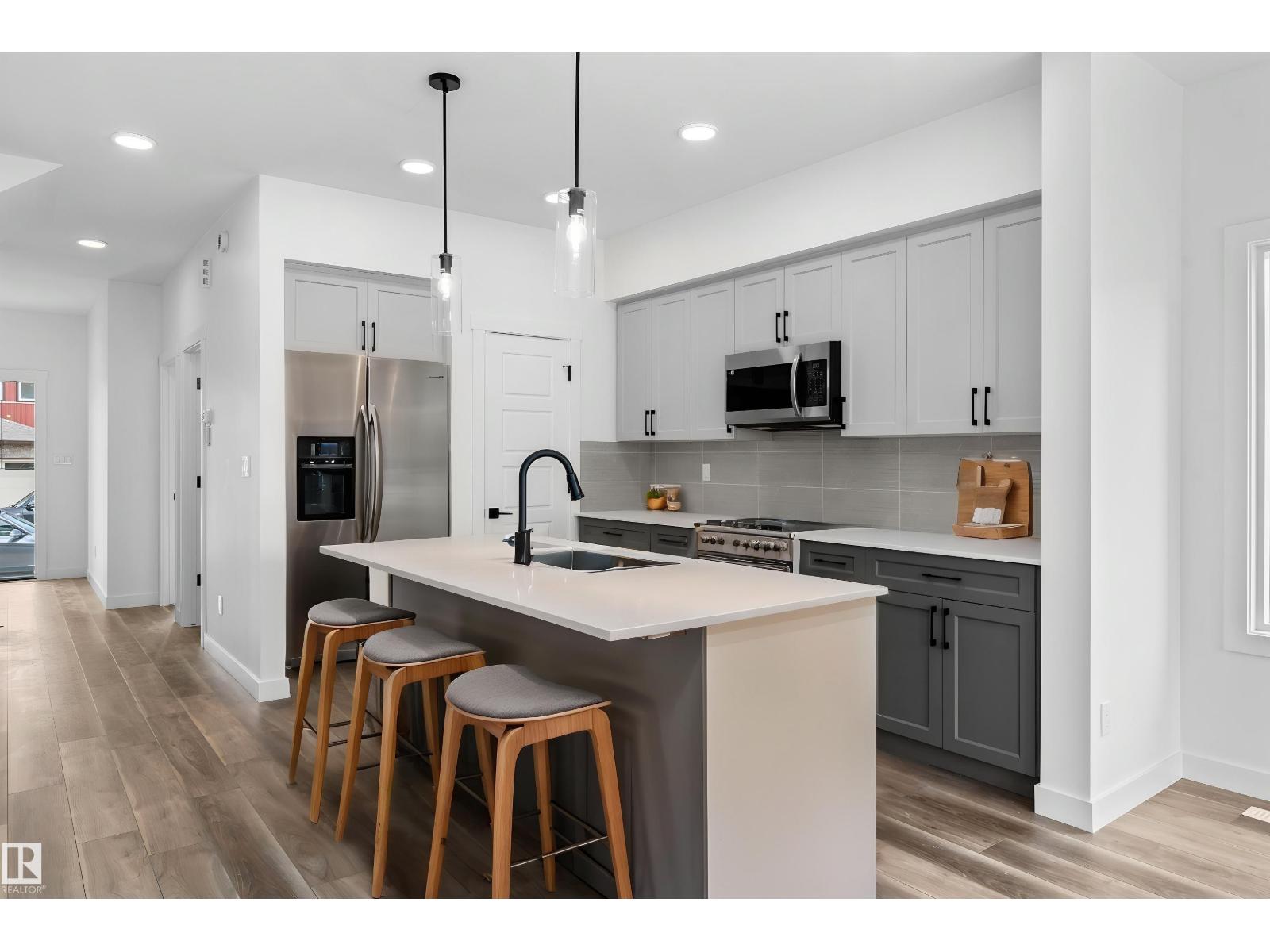 20615 43 AV NW - 13