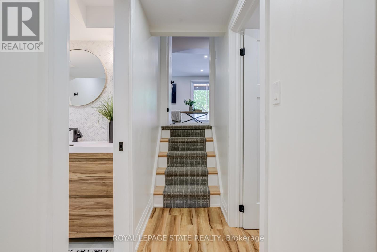 27 BLOOMSBURY COURT - 26