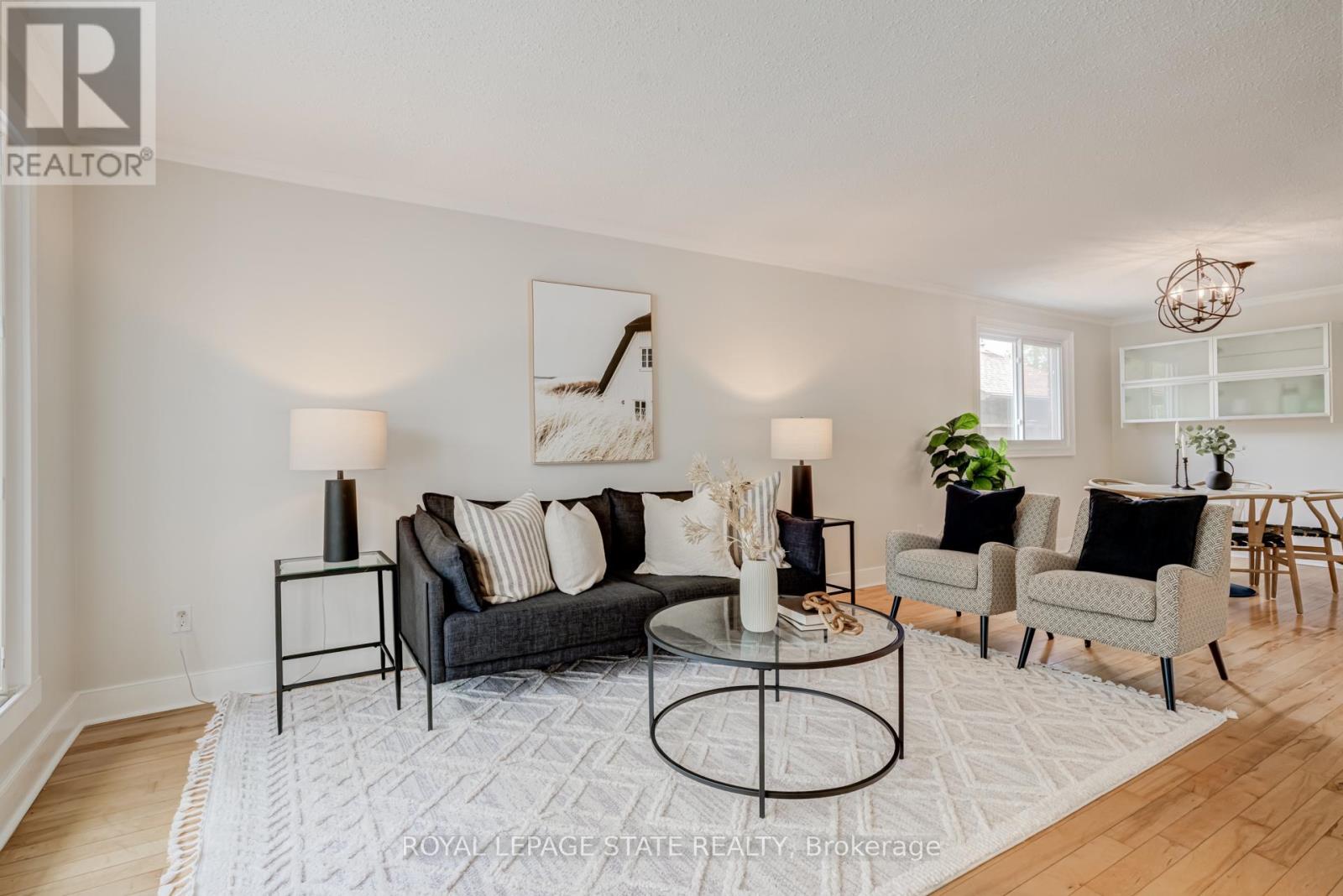 27 BLOOMSBURY COURT - 5