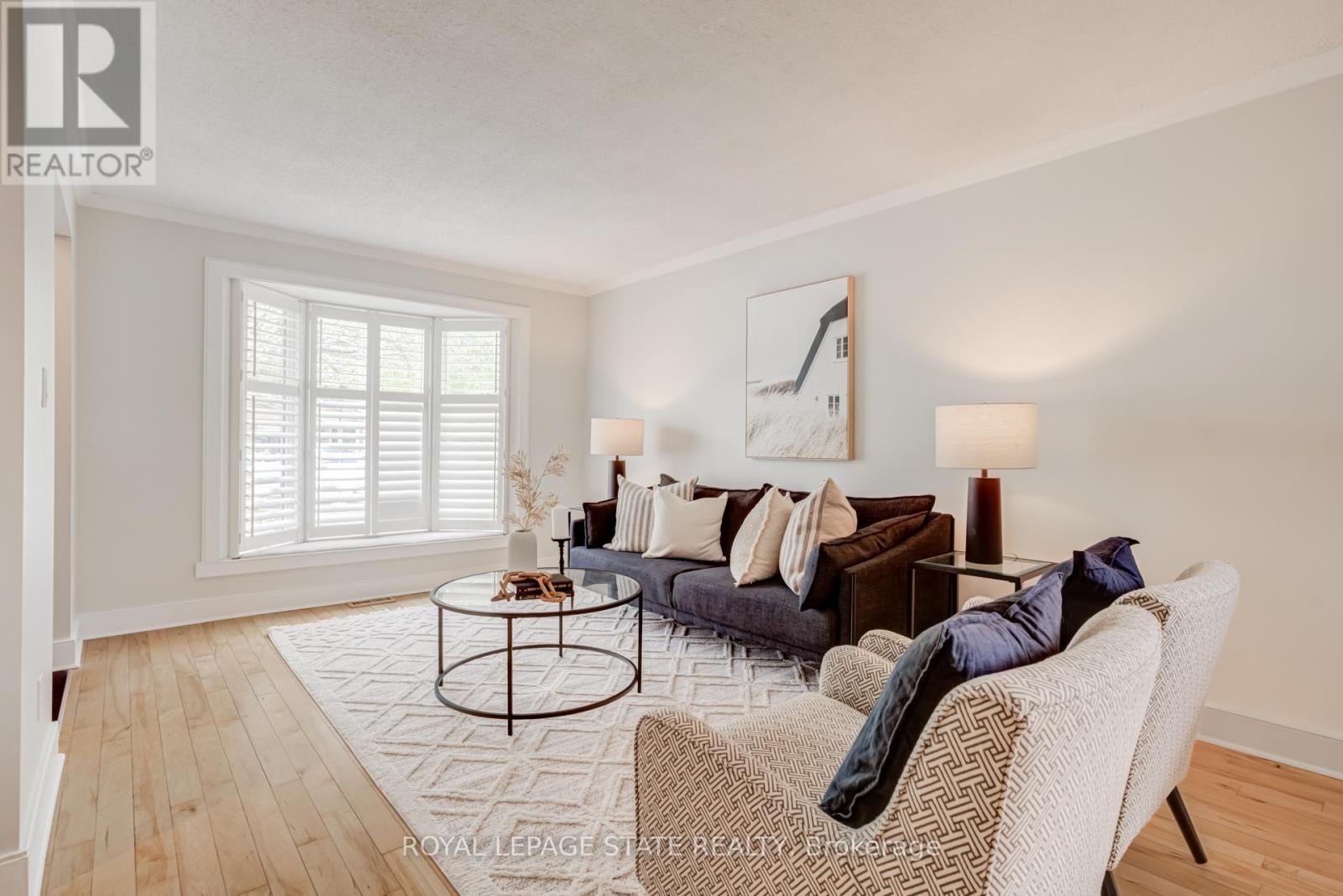 27 BLOOMSBURY COURT - 6