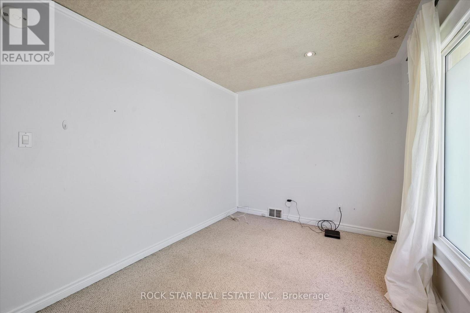 16 BEAUCOURT PLACE - 10