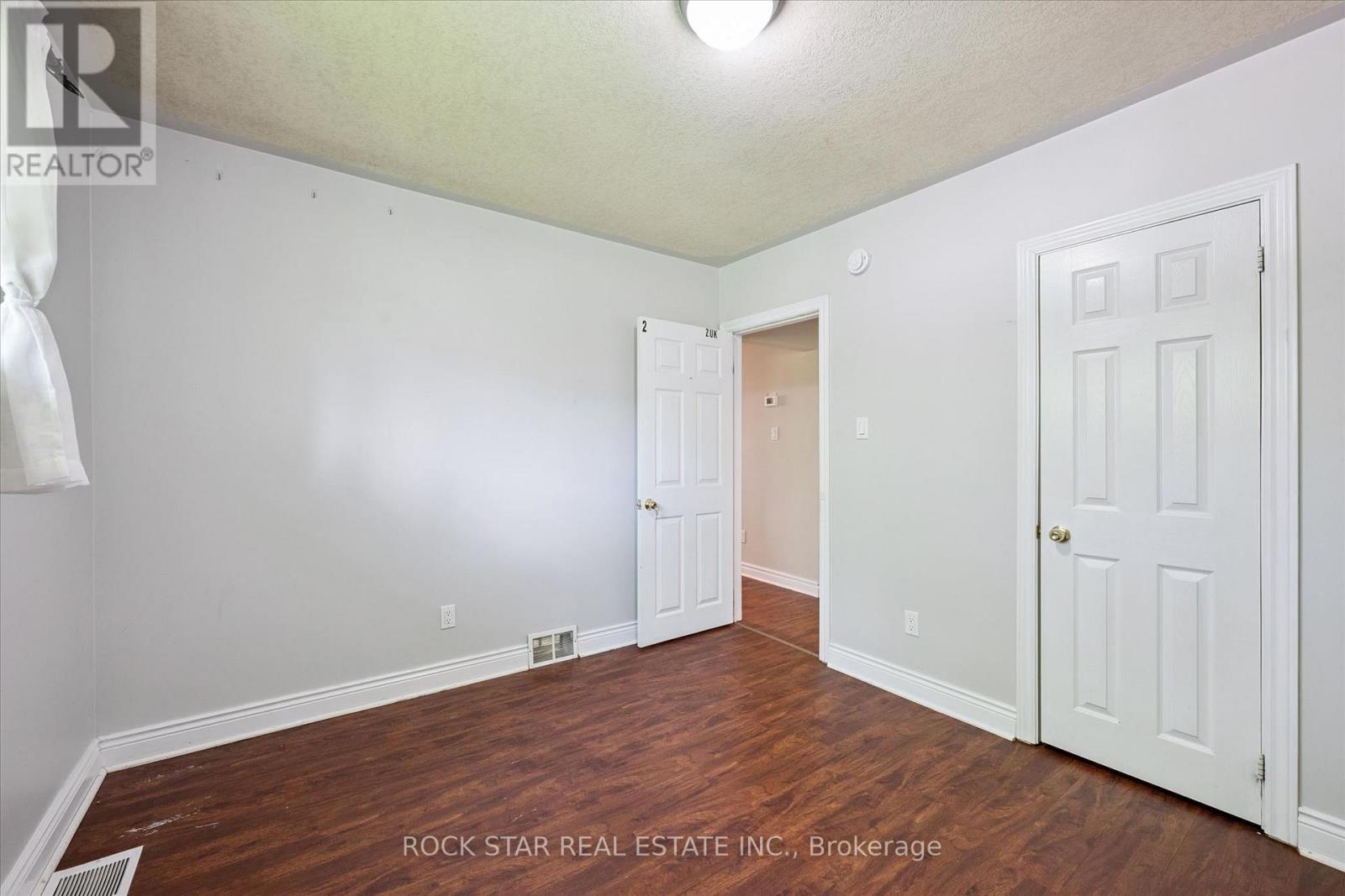 16 BEAUCOURT PLACE - 15