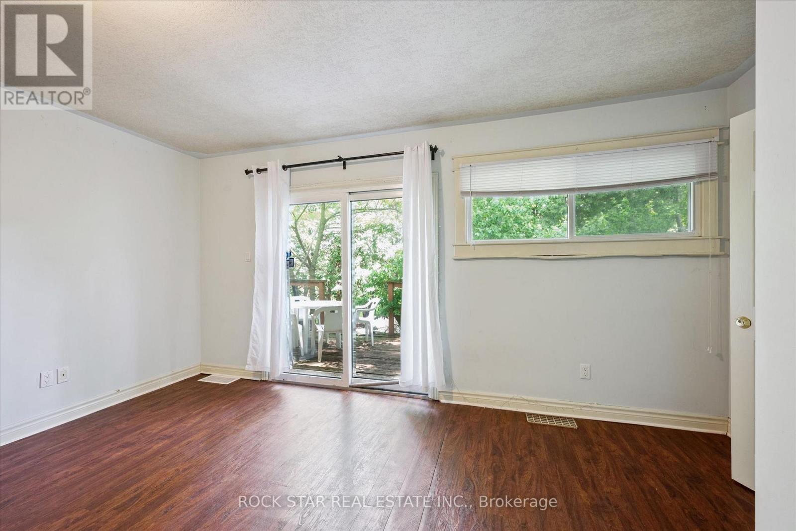 16 BEAUCOURT PLACE - 16