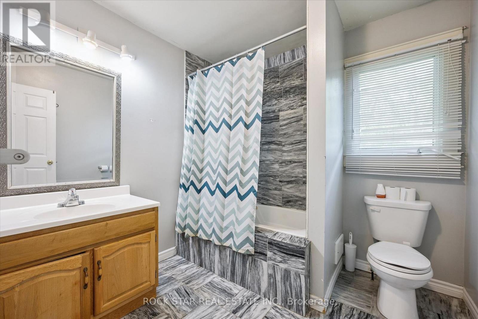 16 BEAUCOURT PLACE - 19
