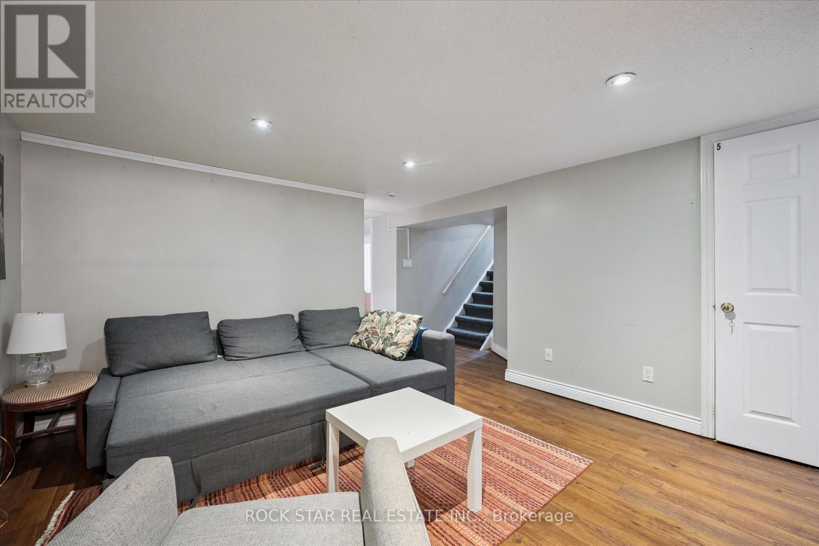 16 BEAUCOURT PLACE - 21