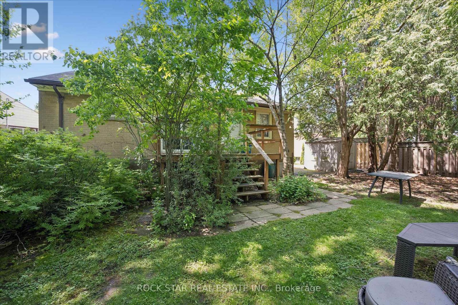 16 BEAUCOURT PLACE - 32