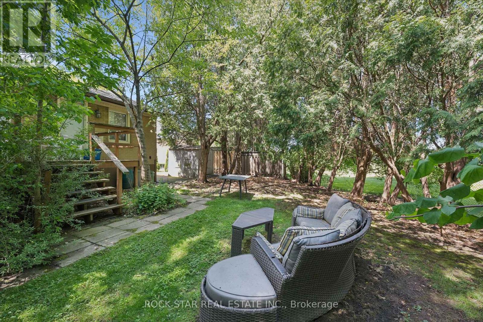 16 BEAUCOURT PLACE - 33