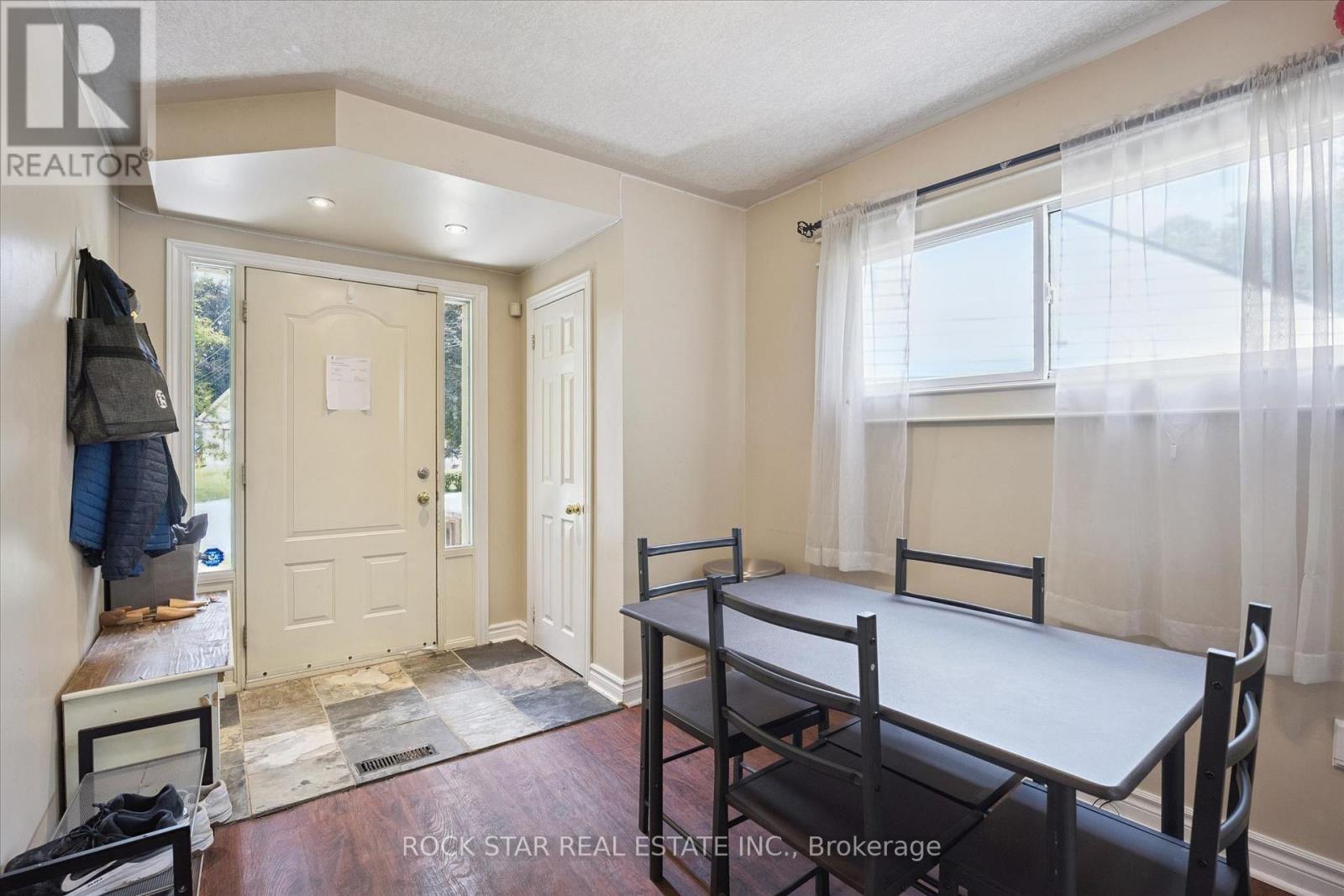 16 BEAUCOURT PLACE - 4