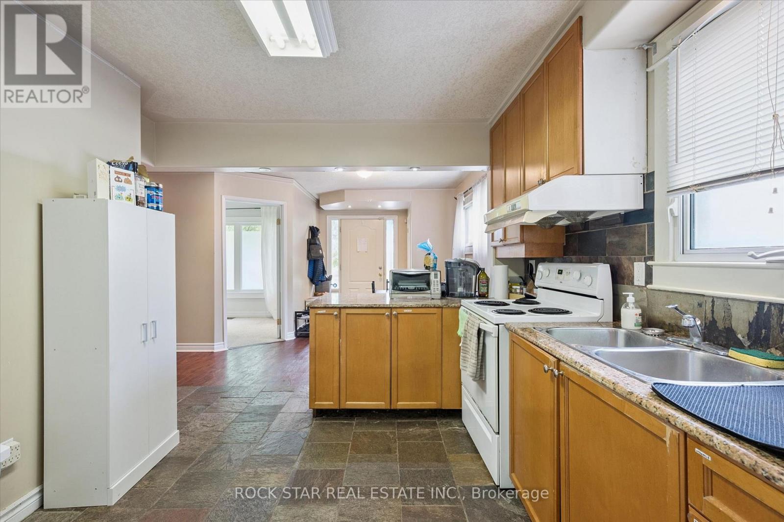 16 BEAUCOURT PLACE - 7