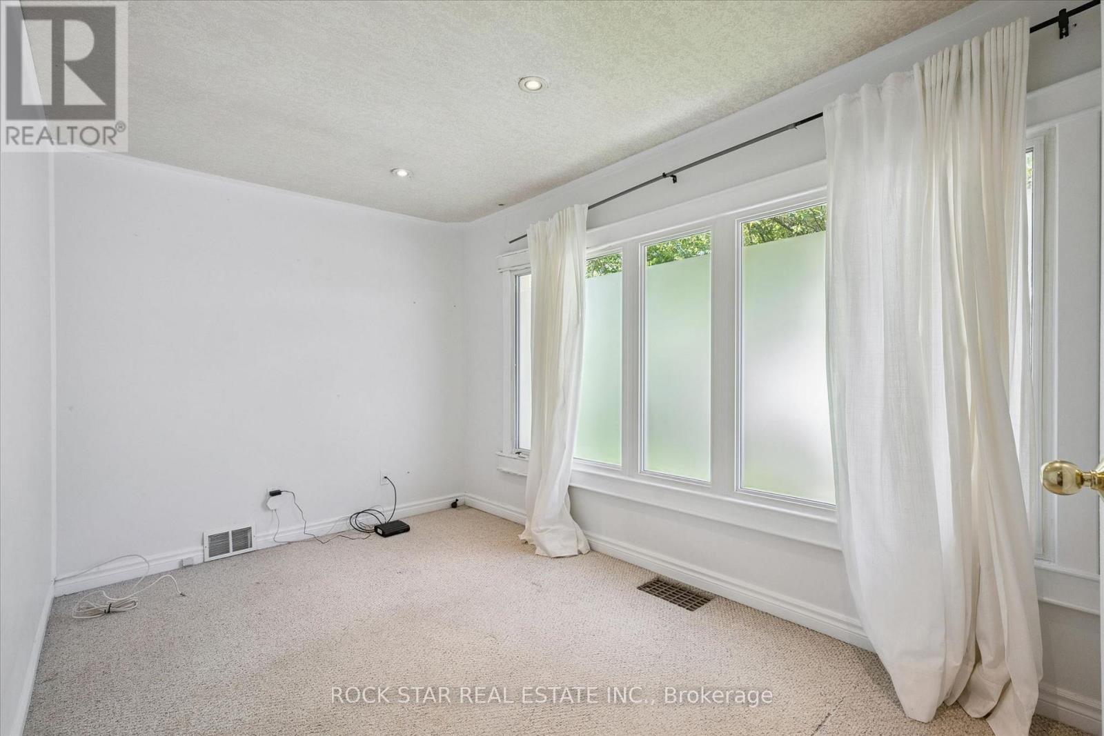 16 BEAUCOURT PLACE - 9