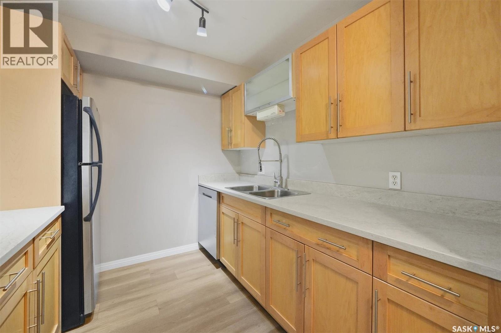 7 103 Powe STREET — photo 10