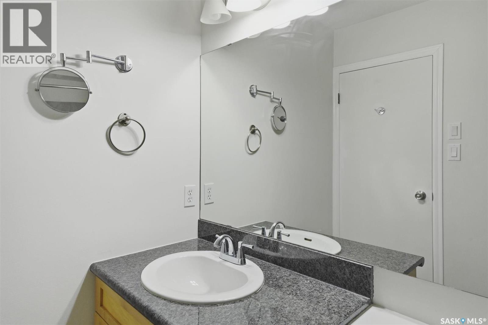 7 103 Powe STREET — photo 17