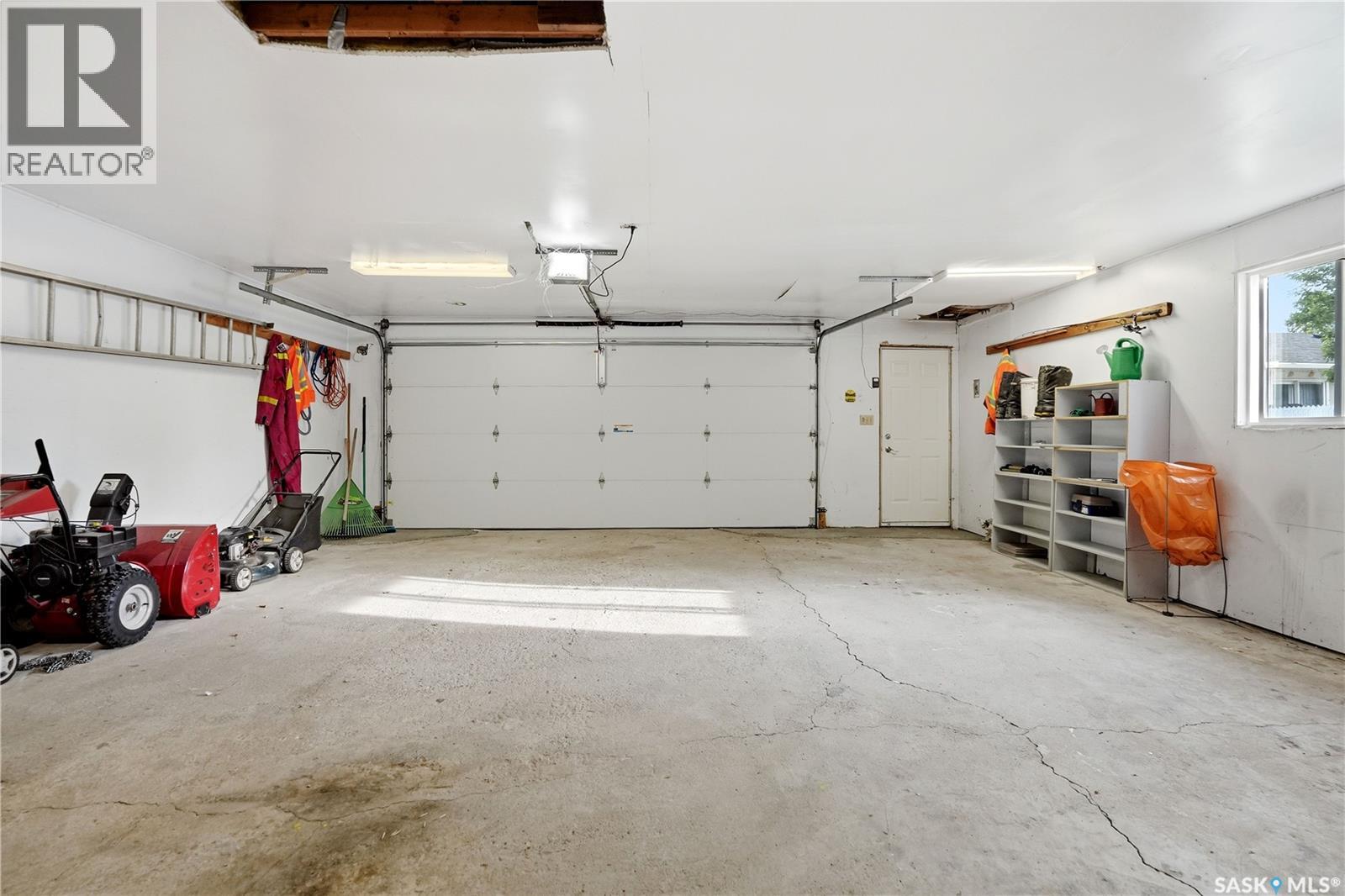 30 Straub CRESCENT — photo 38