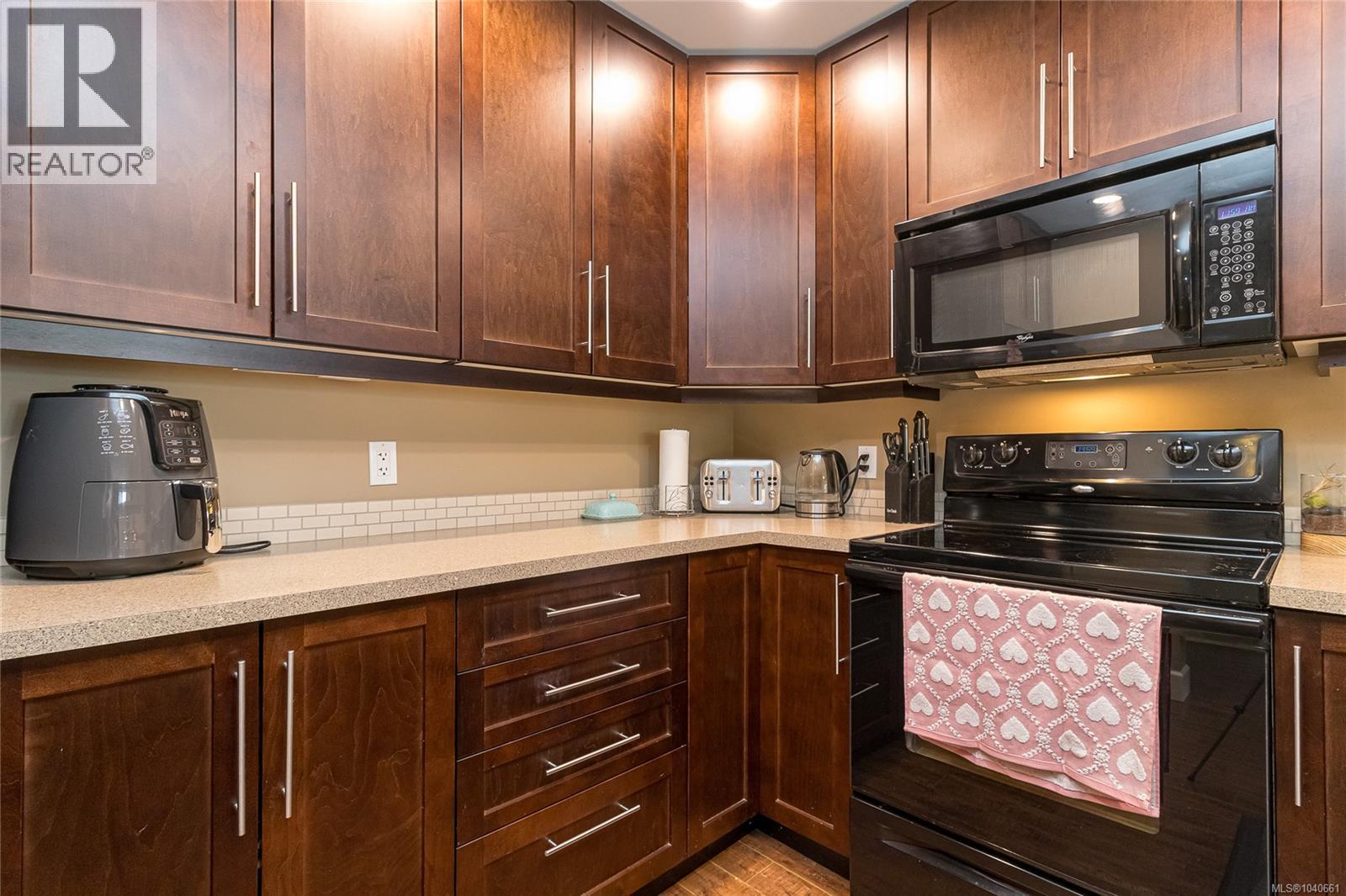 #303 2881 Peatt Rd - 13