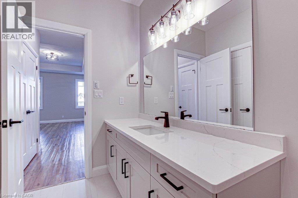 381 ARGYLE Avenue - 22