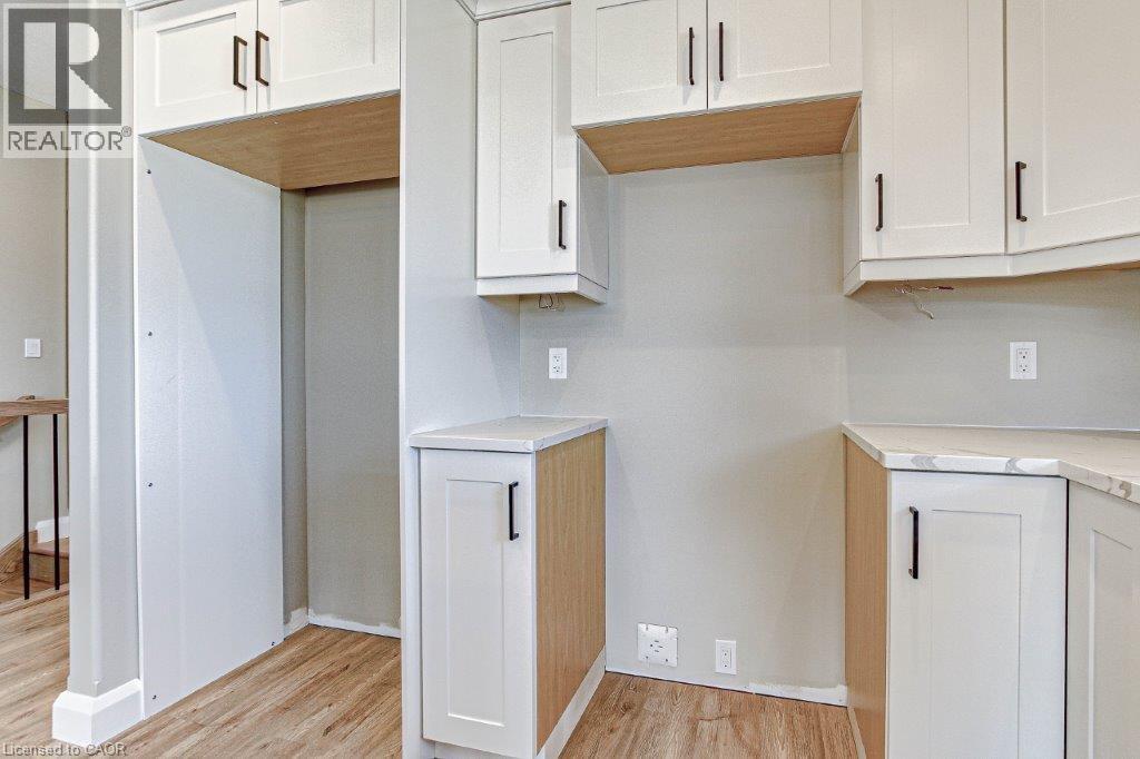 383 ARGYLE Avenue - 11